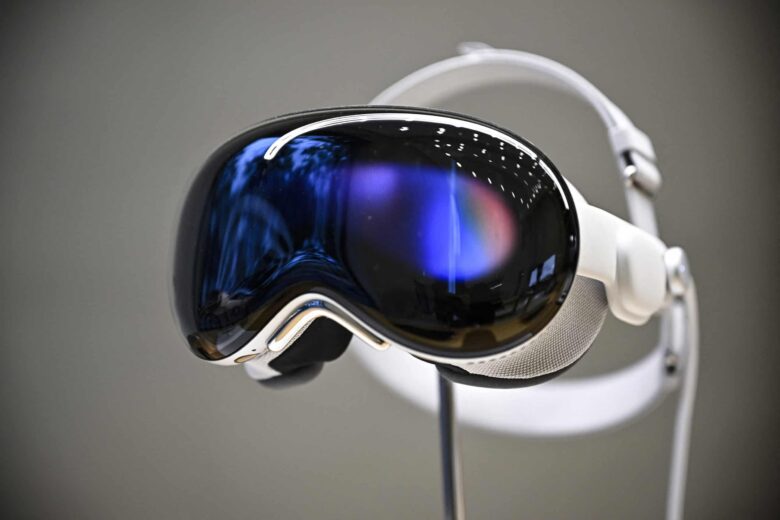 VR Headset with blue tint inside the visor